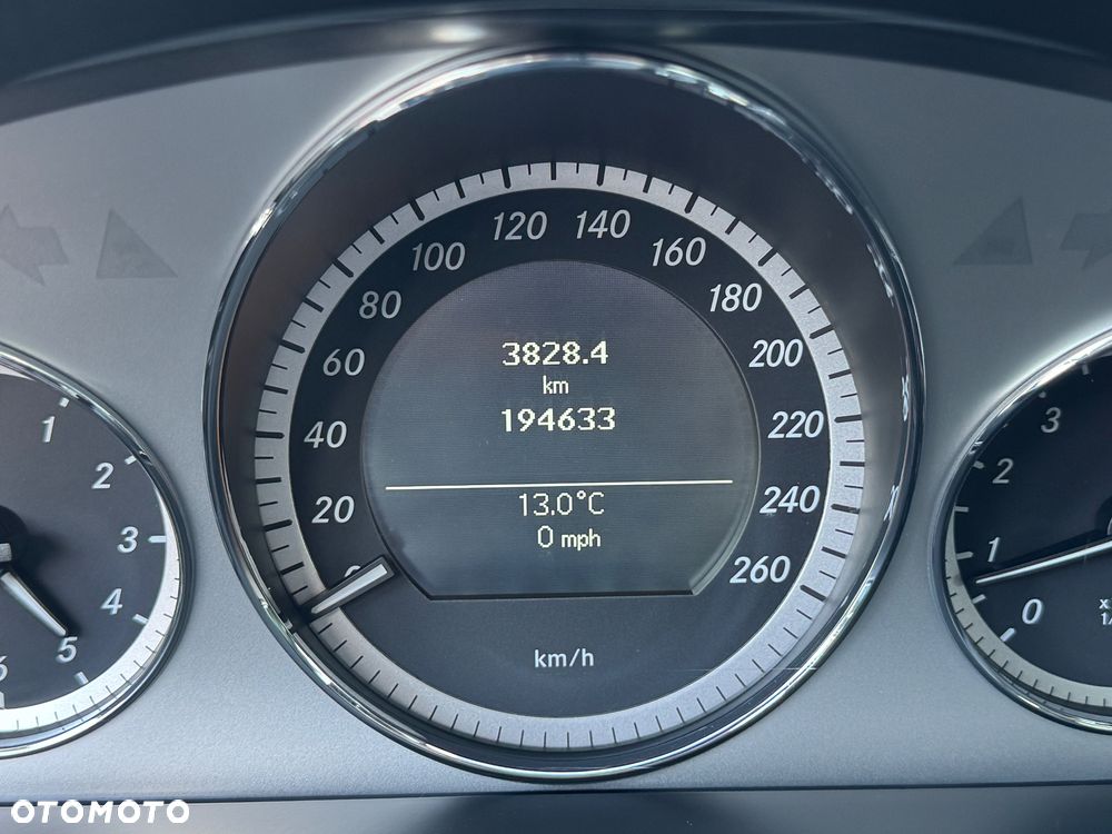 Mercedes-Benz Klasa E 200 CGI BlueEffICIENCY Avantgarde - 18