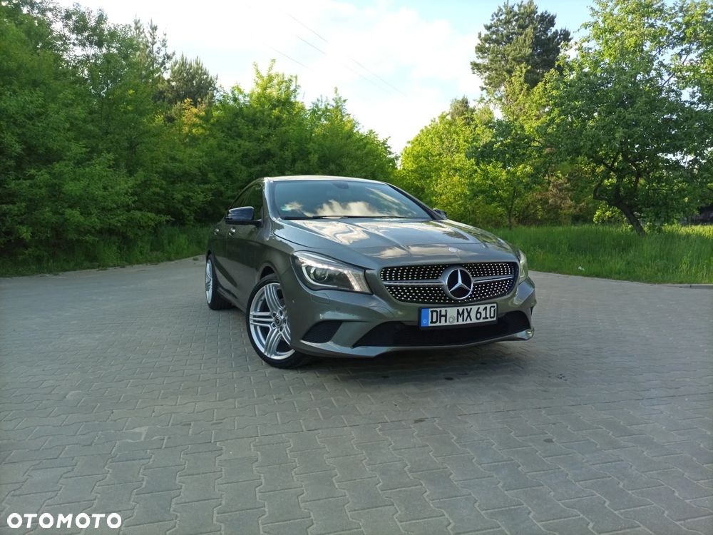 Mercedes-Benz CLA 180 AMG Line - 3
