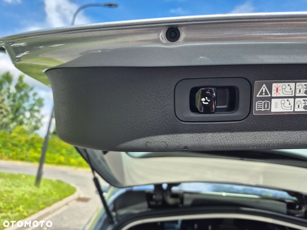 Mercedes-Benz Klasa C 220 d 9G-TRONIC - 21