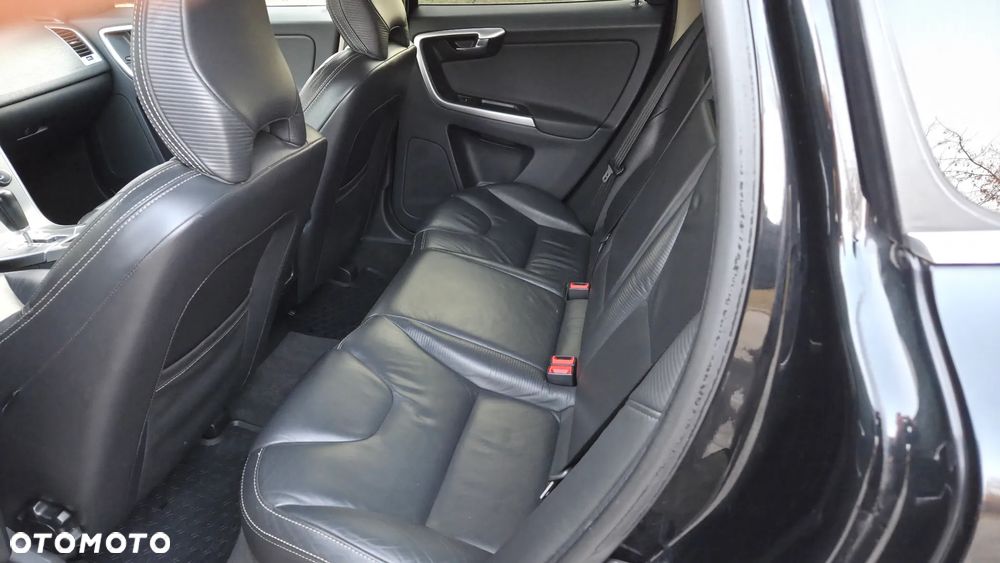 Volvo XC 60 D3 R Design - 9