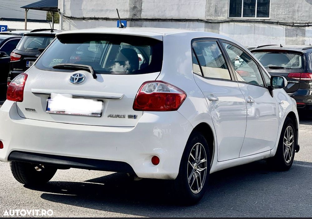 Toyota Auris ver-1-8-l-vvt--i-hsd-sol - 3