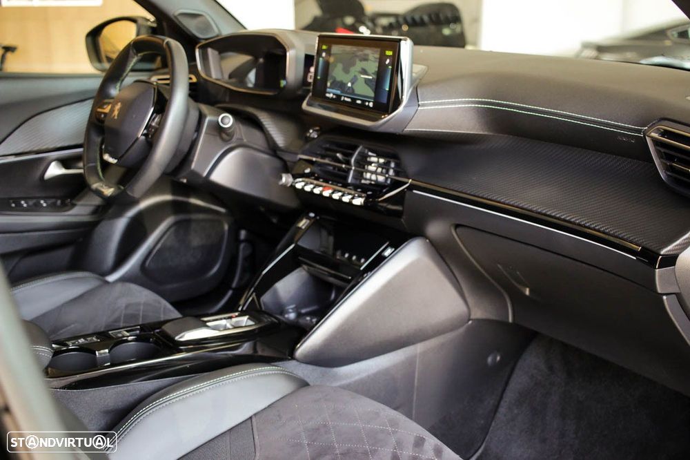 Peugeot e-2008 50 kWh GT - 6