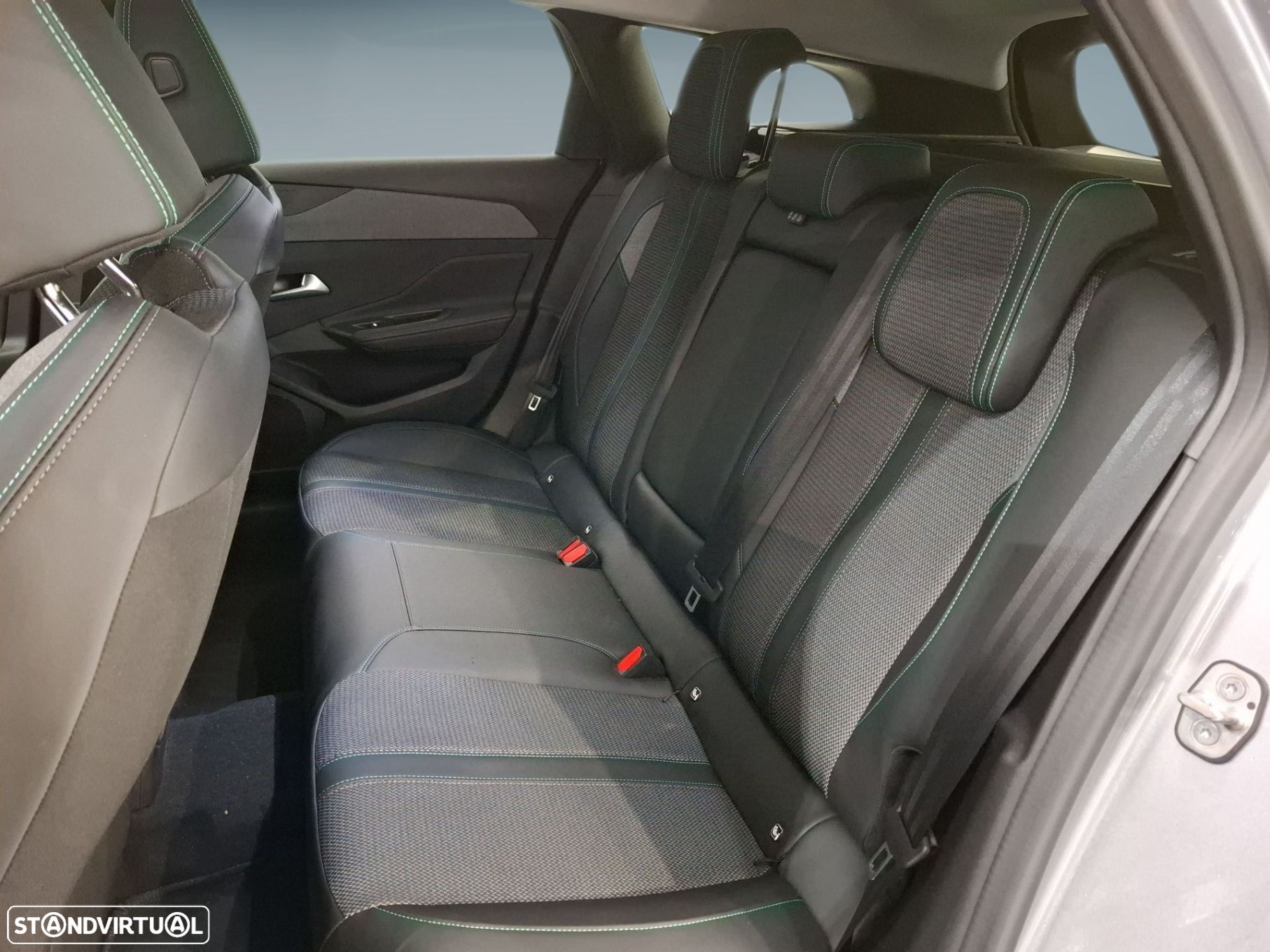 Peugeot e-308 54 kWh Allure - 12
