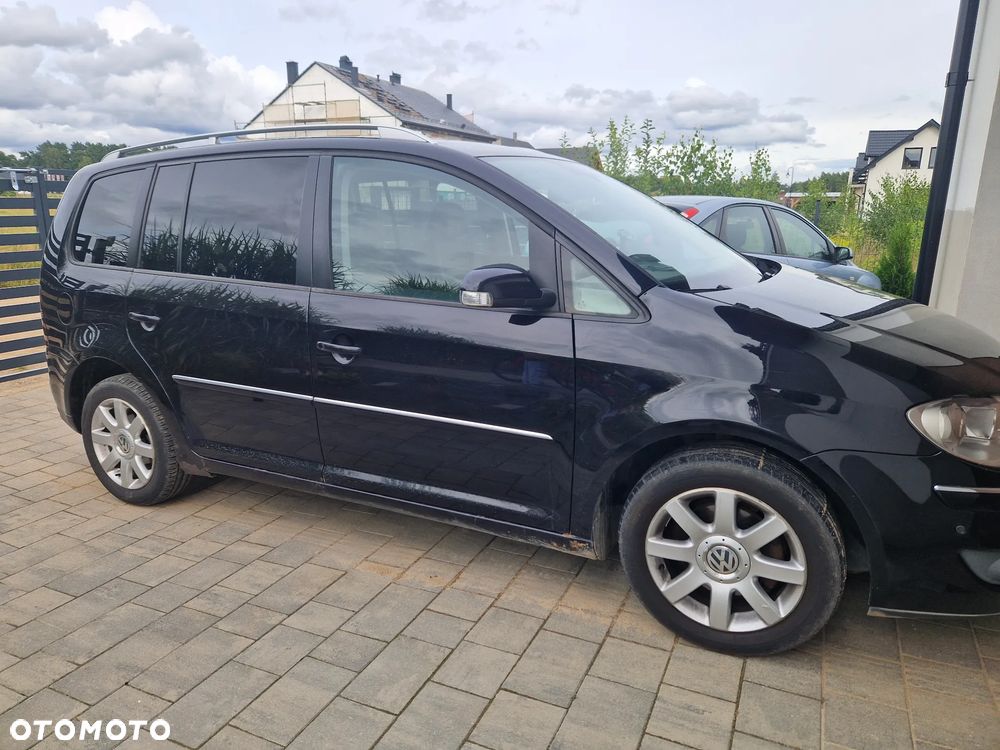 Volkswagen Touran 2.0 TDI Highline - 1