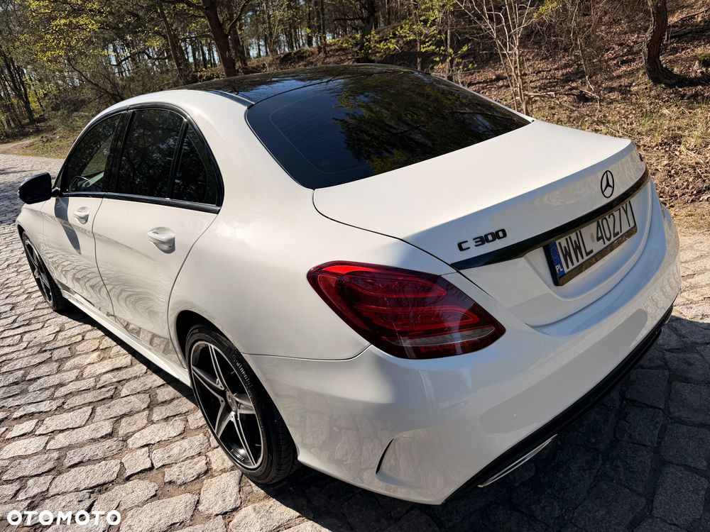 Mercedes-Benz Klasa C 300 9G-TRONIC AMG Line - 12