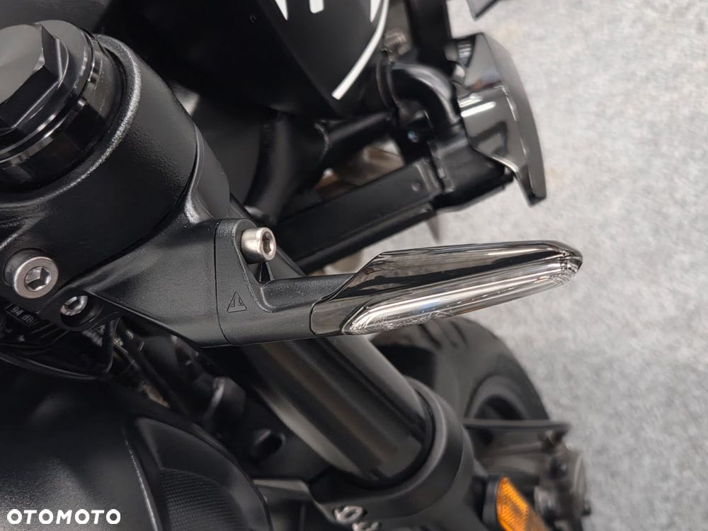 Triumph Trident - 8