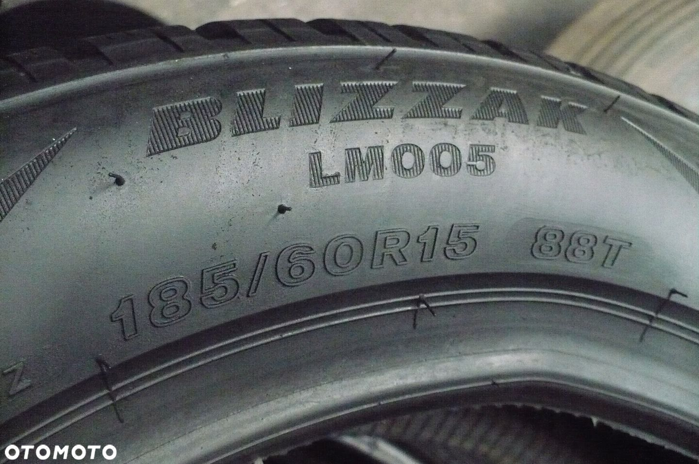 BRIDGESTONE Blizzak LM005 185/60R15 7,4mm 2022 - 3
