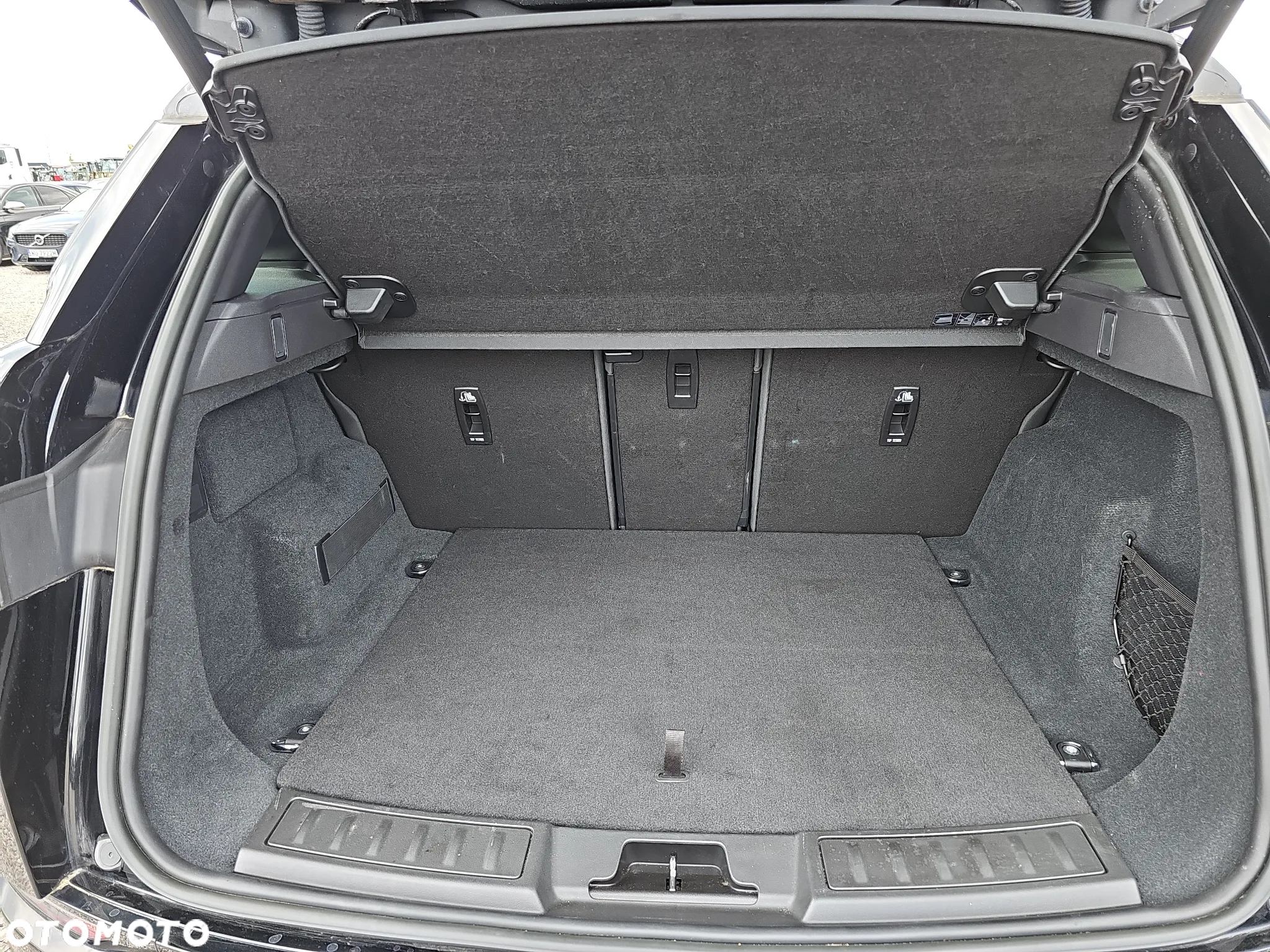Land Rover Range Rover Evoque - 24