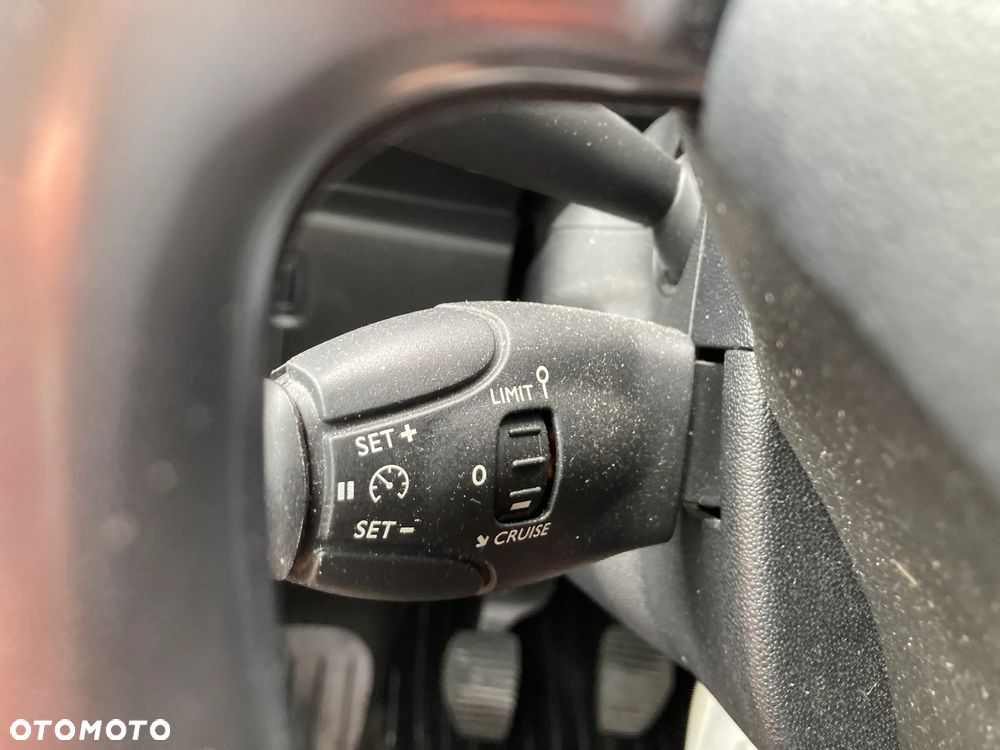 Citroën DS3 1.6 HDi SoChic - 8