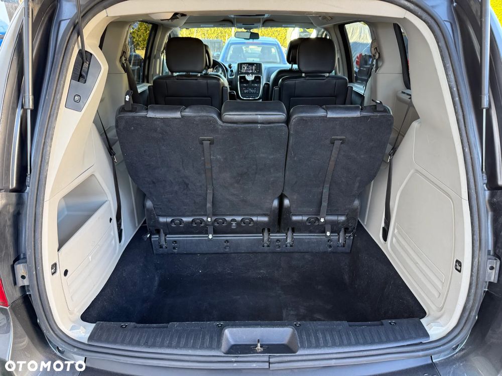 Chrysler Town & Country 3.6 Touring - 24