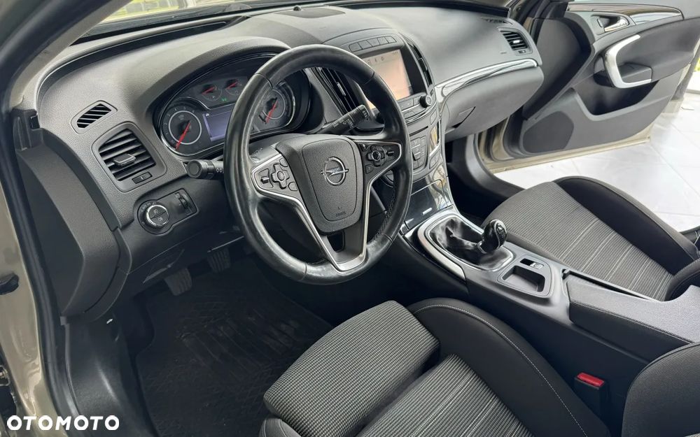 Opel Insignia - 23
