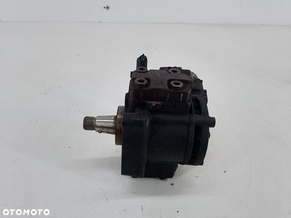 POMPA WTRYSKOWA SKODA FABIA II LIFT 03L130755E 1.6 TDI - 4