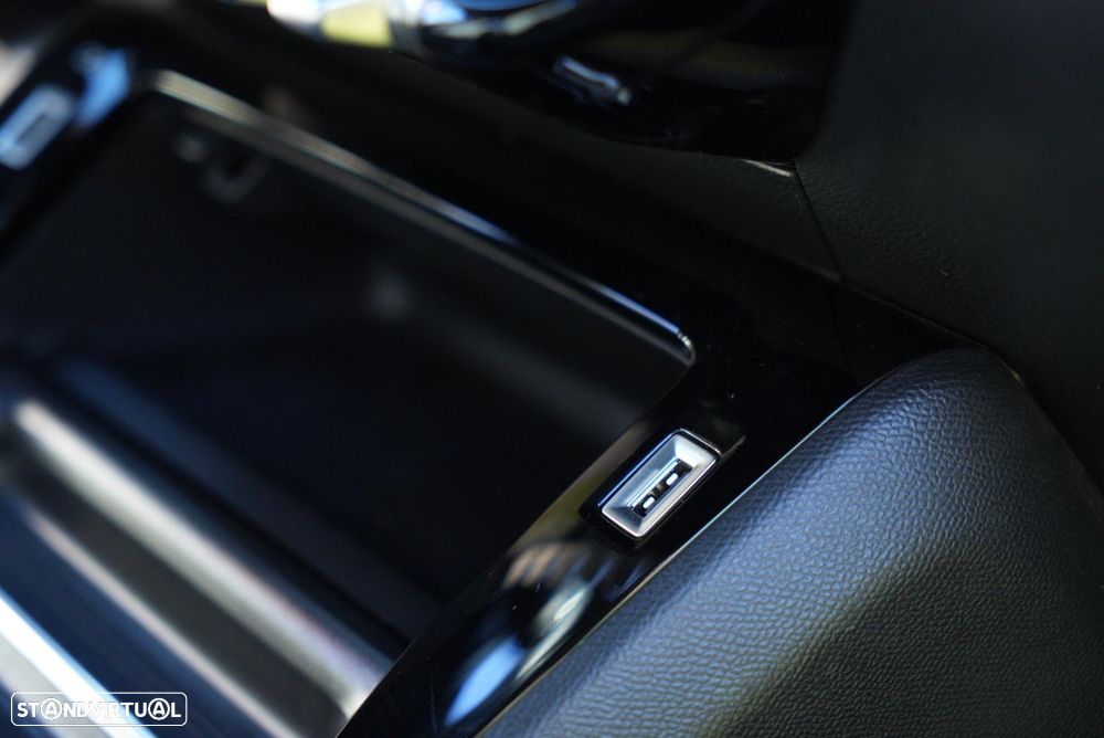 Peugeot 2008 1.2 PureTech GT EAT8 - 39