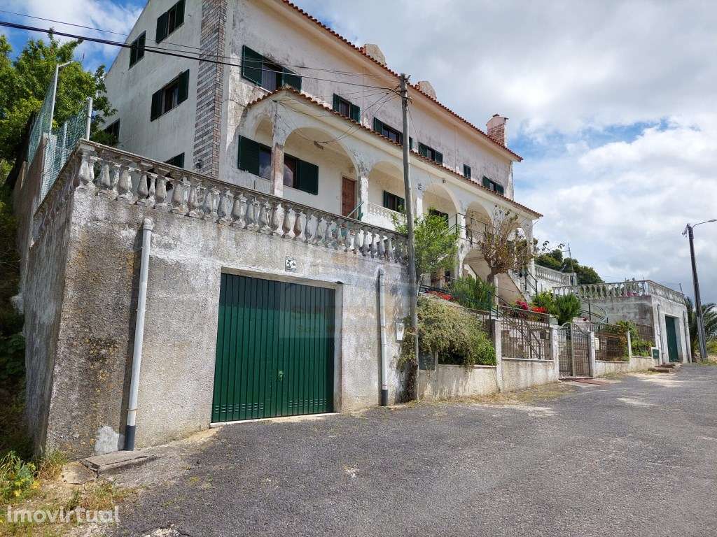 Duas Moradias geminadas 2 matrizes com uma área total de terreno 10... - Grande imagem: 5/60