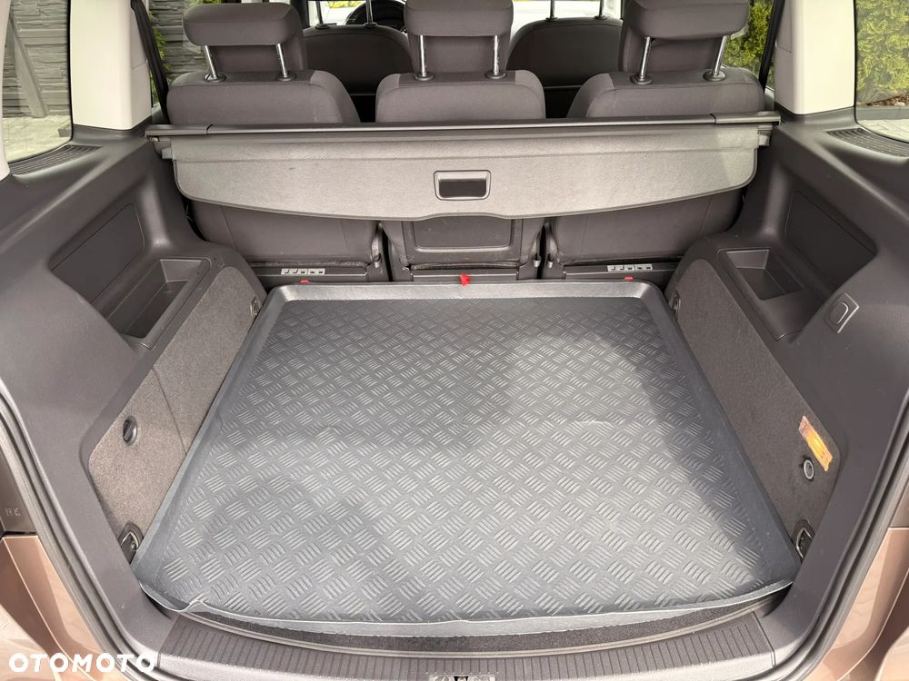 Volkswagen Touran 2.0 TDI DPF Comfortline - 20