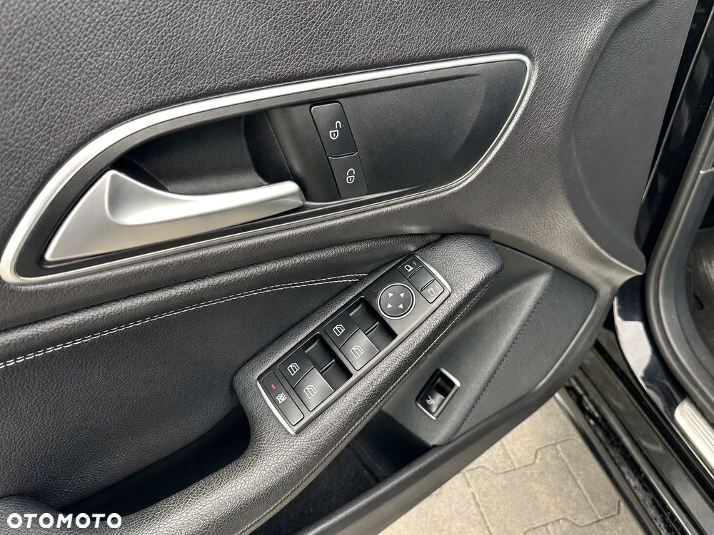 Mercedes-Benz CLA 180 BlueEFFICIENCY Edition - 23