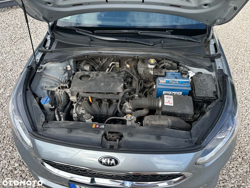 Kia Ceed 1.4 L - 6