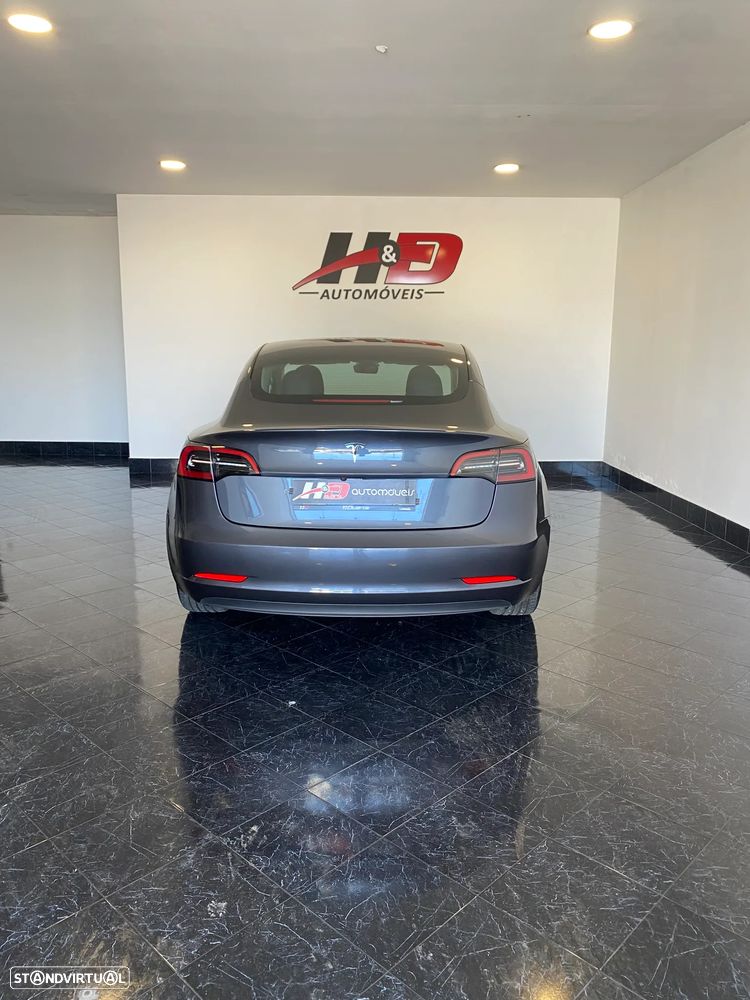 Tesla Model 3 Long Range Tração Traseira - 42