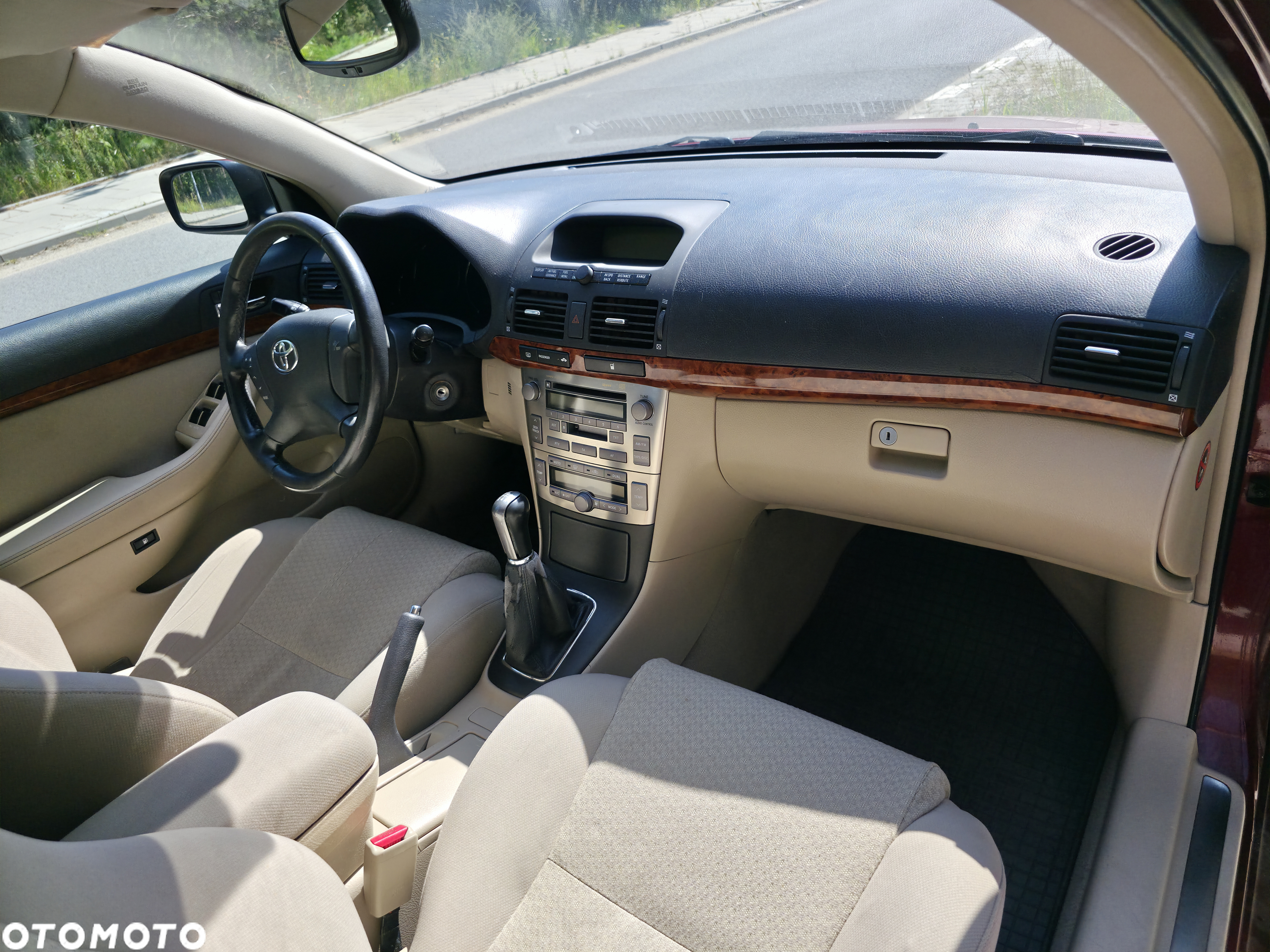 Toyota Avensis - 23
