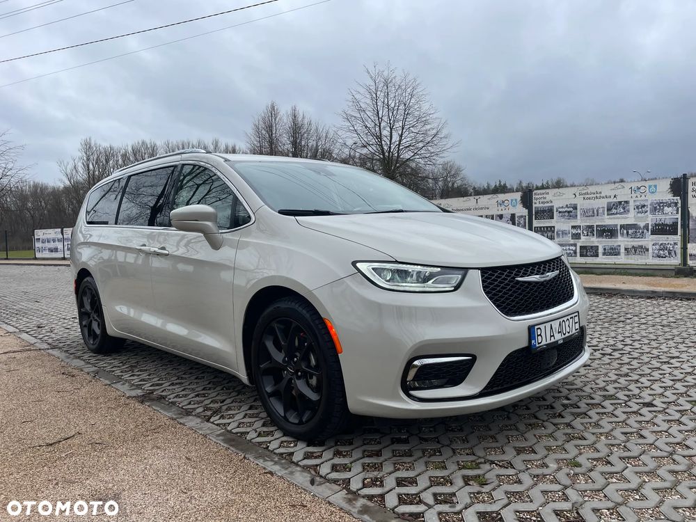 Chrysler Pacifica - 10