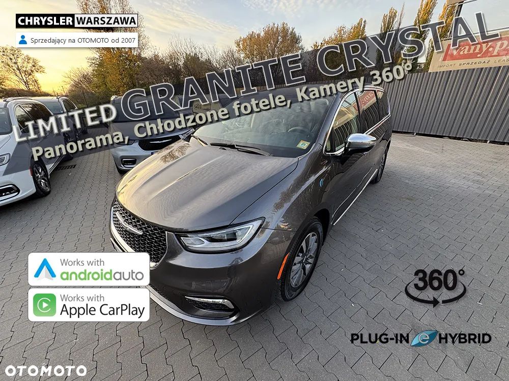 Chrysler Pacifica - 2