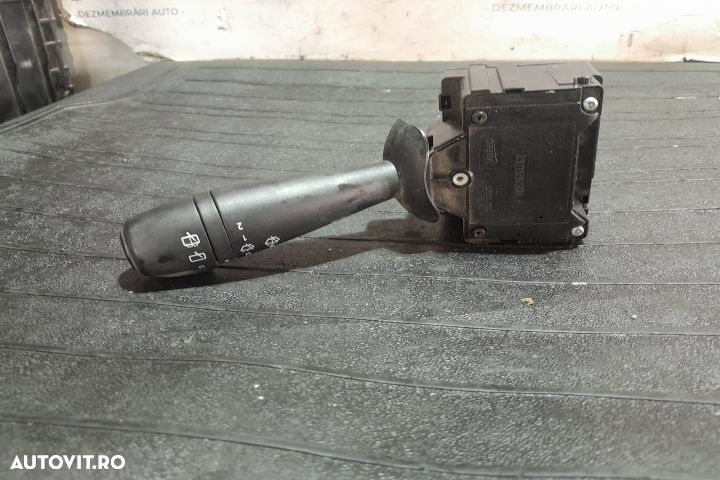 Maneta stergatoare parbriz si luneta 681722712R 681722712R Dacia Dokk - 1
