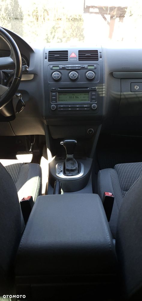 Volkswagen Touran 2.0 TDI Highline DSG - 8