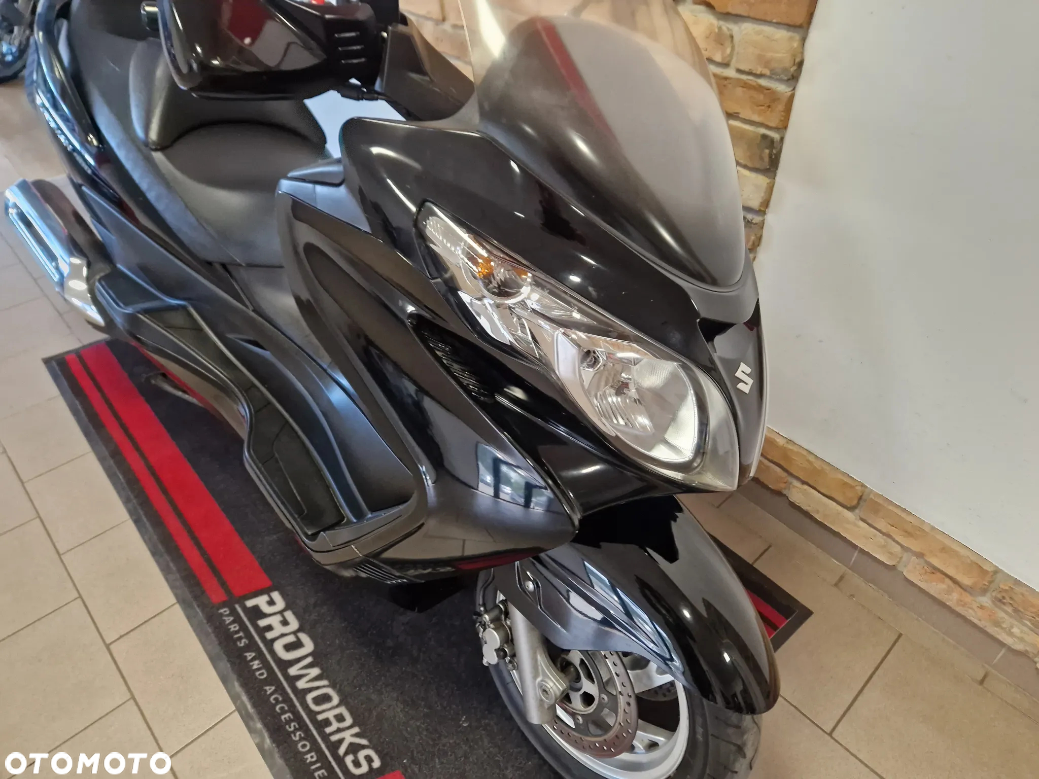 Suzuki Burgman - 7