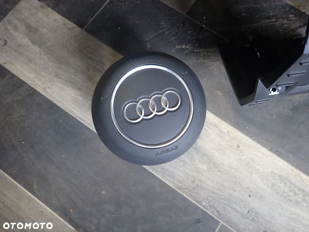AUDI A1 82A KONSOLA + 2 PODUSZKI ORYGINAŁ - 4