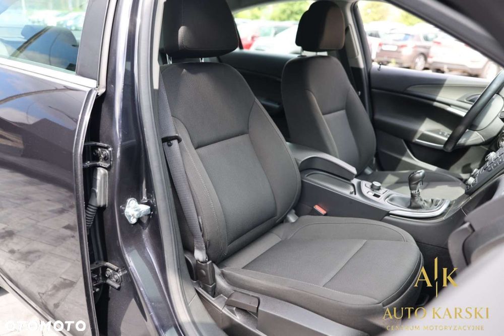 Opel Insignia - 35