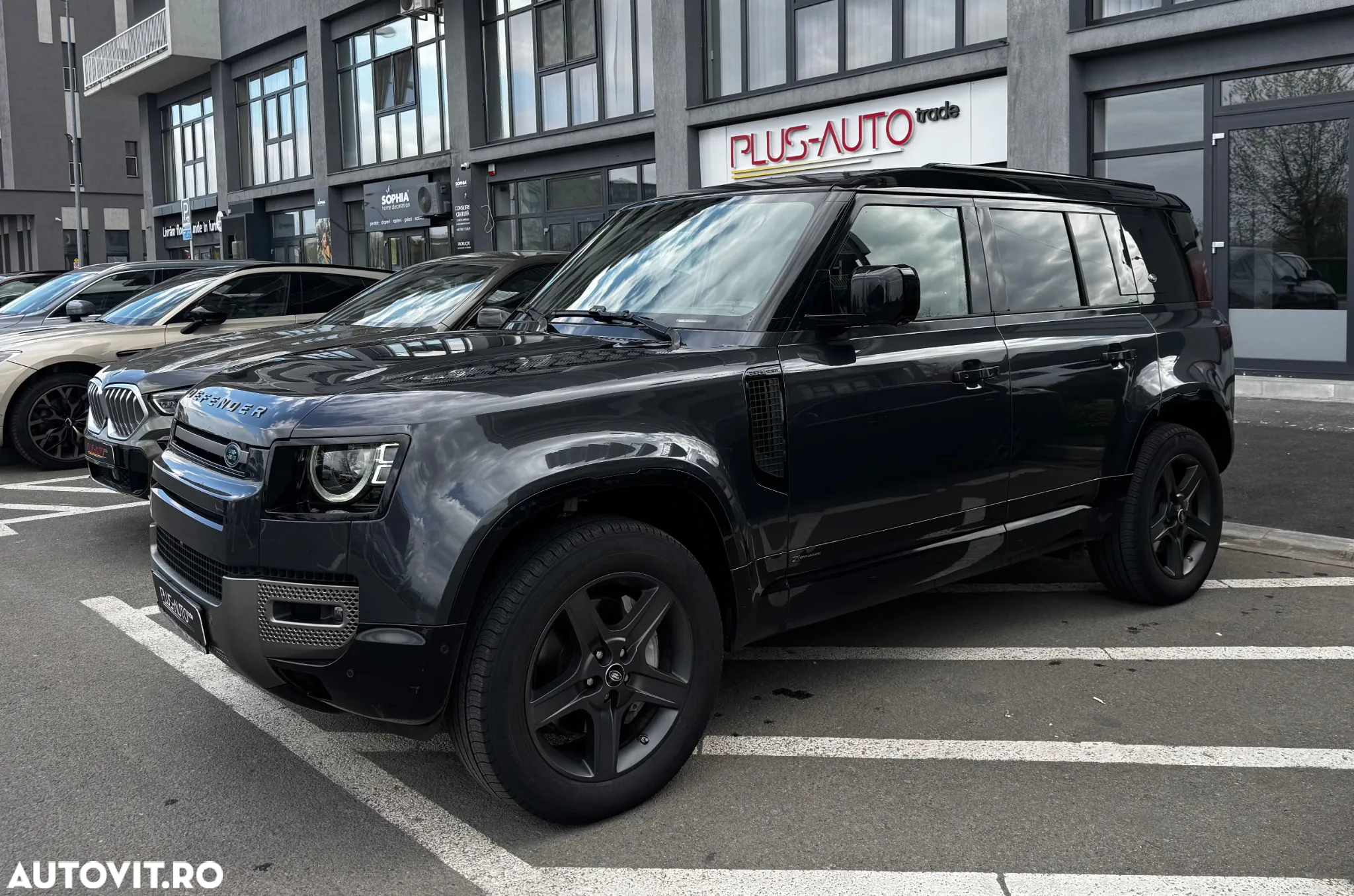 Land Rover Defender - 3