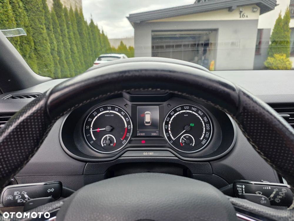 Skoda Octavia 2.0 TDI (Green tec) DSG RS - 28