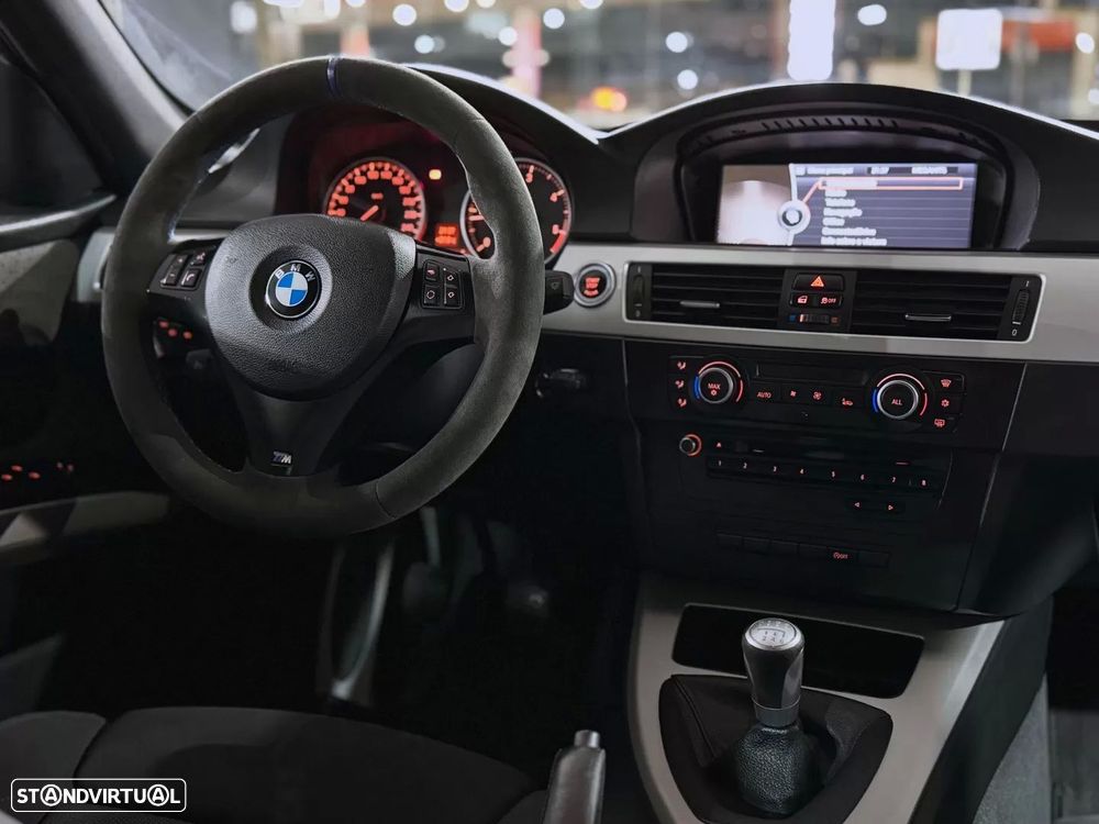 BMW 318 d Pack M - 15