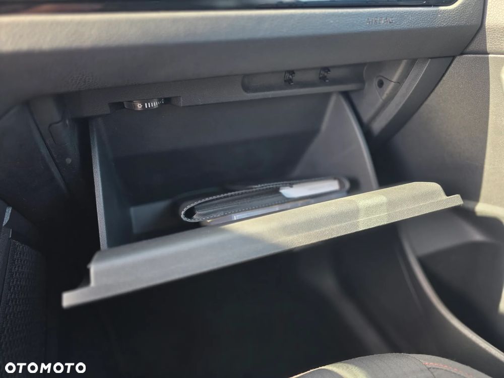 Volkswagen Touran 1.4 TSI BMT Highline - 16