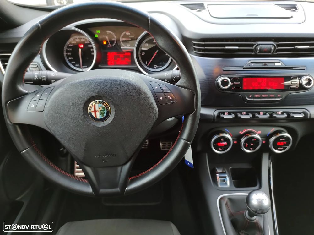 Alfa Romeo Giulietta 1.6 JTDm Distinctive - 18