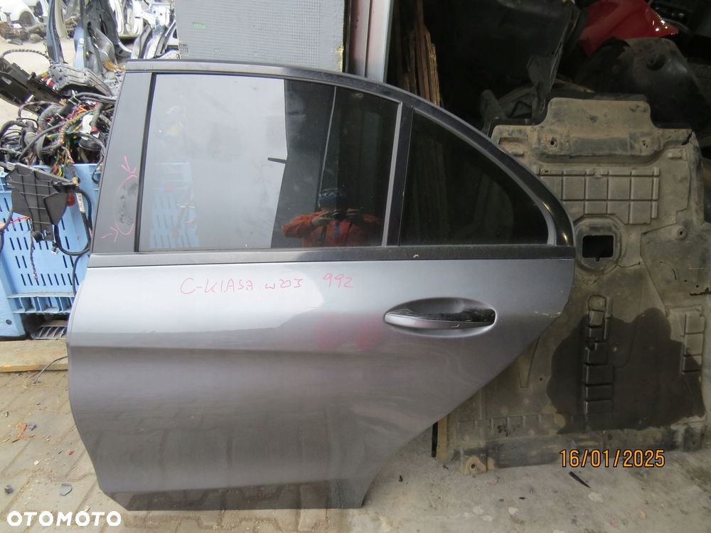 Mercedes W205 C Klasa Drzwi TYŁ LEWE DRZWI 992 - 1