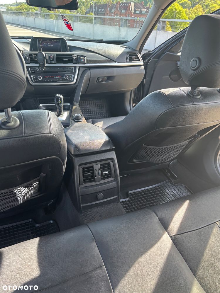 BMW Seria 3 328i Luxury Line - 16