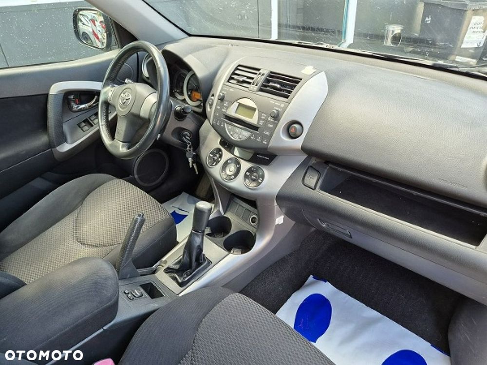 Toyota RAV4 - 17