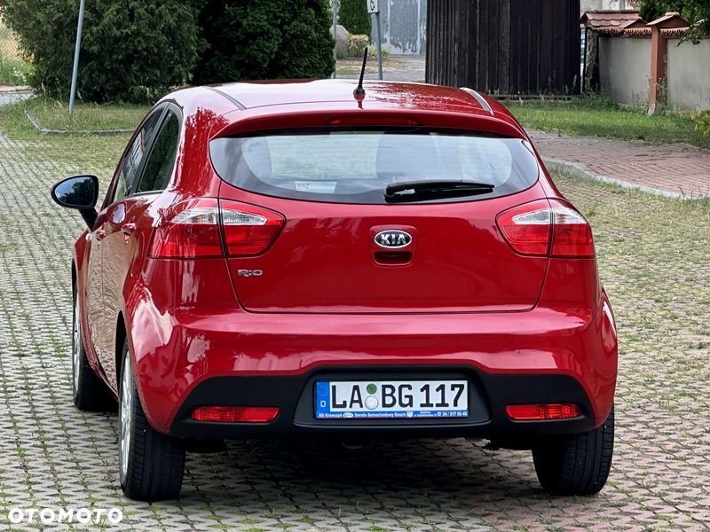 Kia Rio - 4