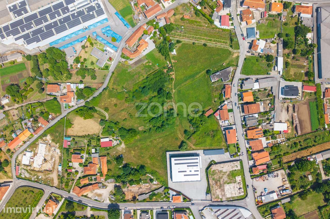 Terreno com viabilidade de construção, Vila das Aves - Grande imagem: 2/10