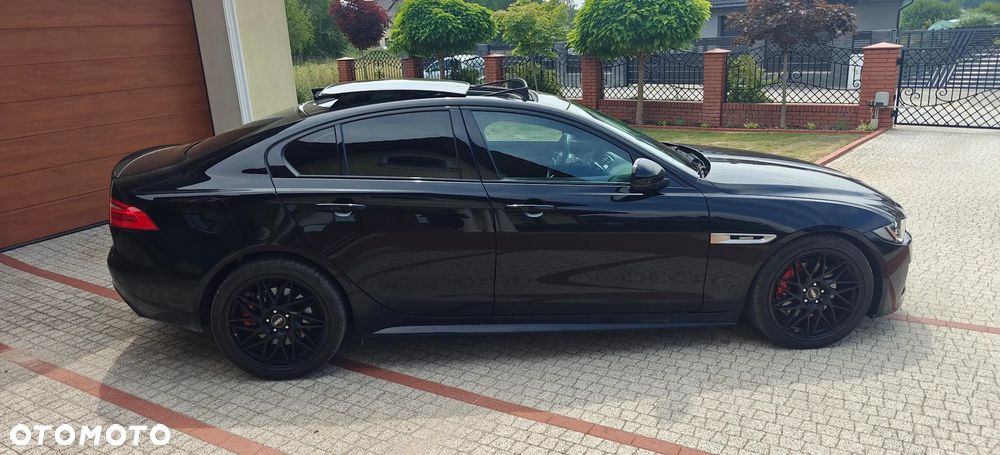 Jaguar XE 2.0 T R-Sport - 8