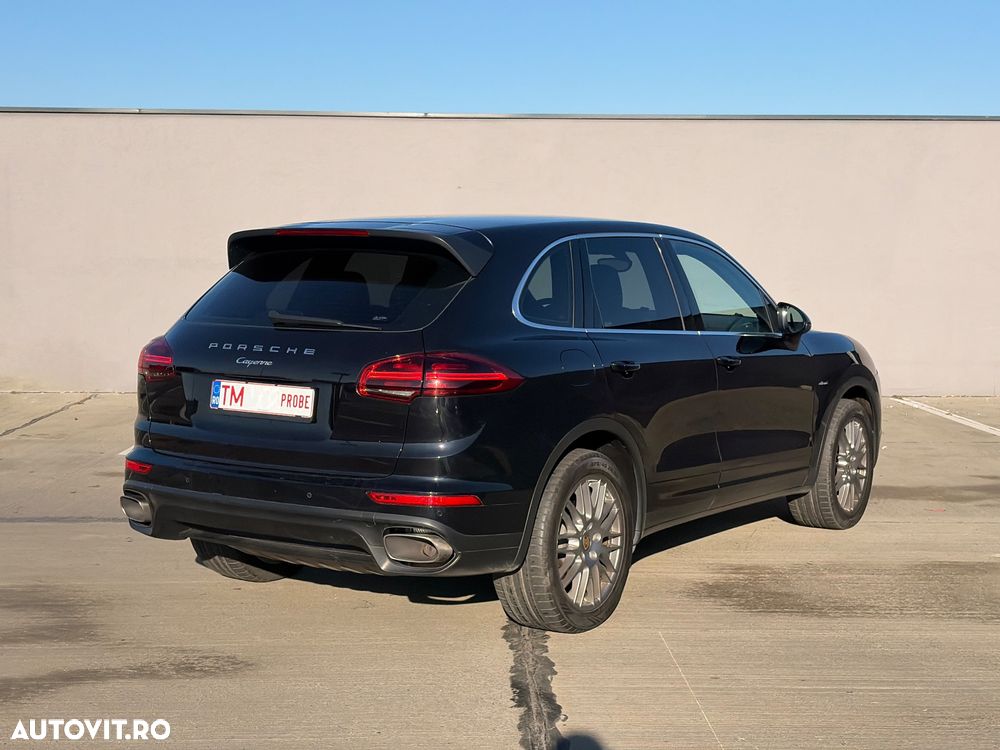 Porsche Cayenne Platinum Edition - 4