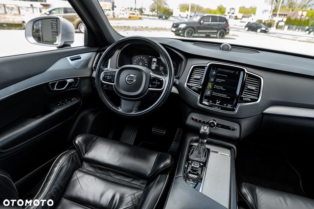 Volvo XC 90 - 25