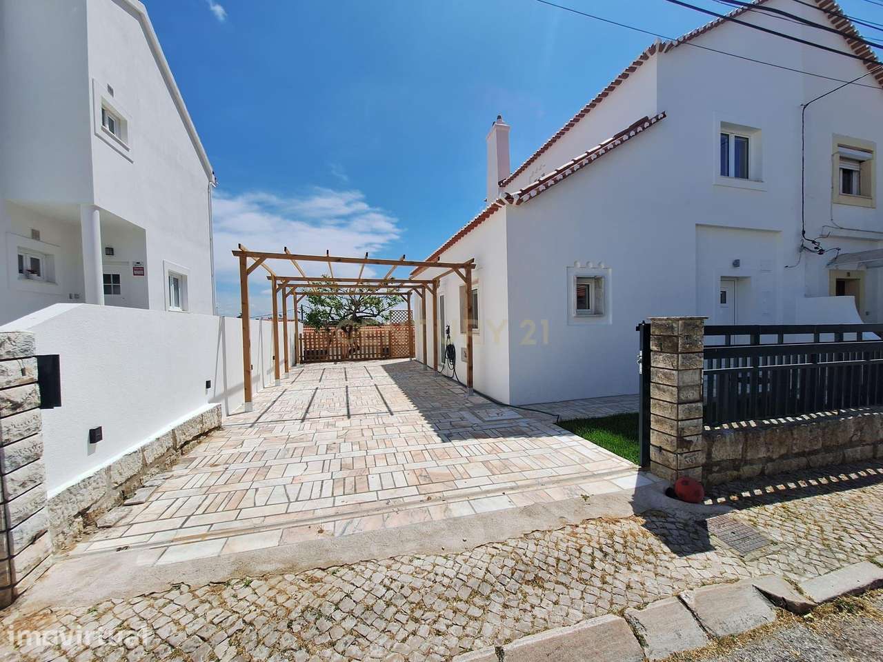 MORADIA T2 com JARDIM * Bairro tranquilo Cova Piedade Almada * 25 min - Grande imagem: 2/40