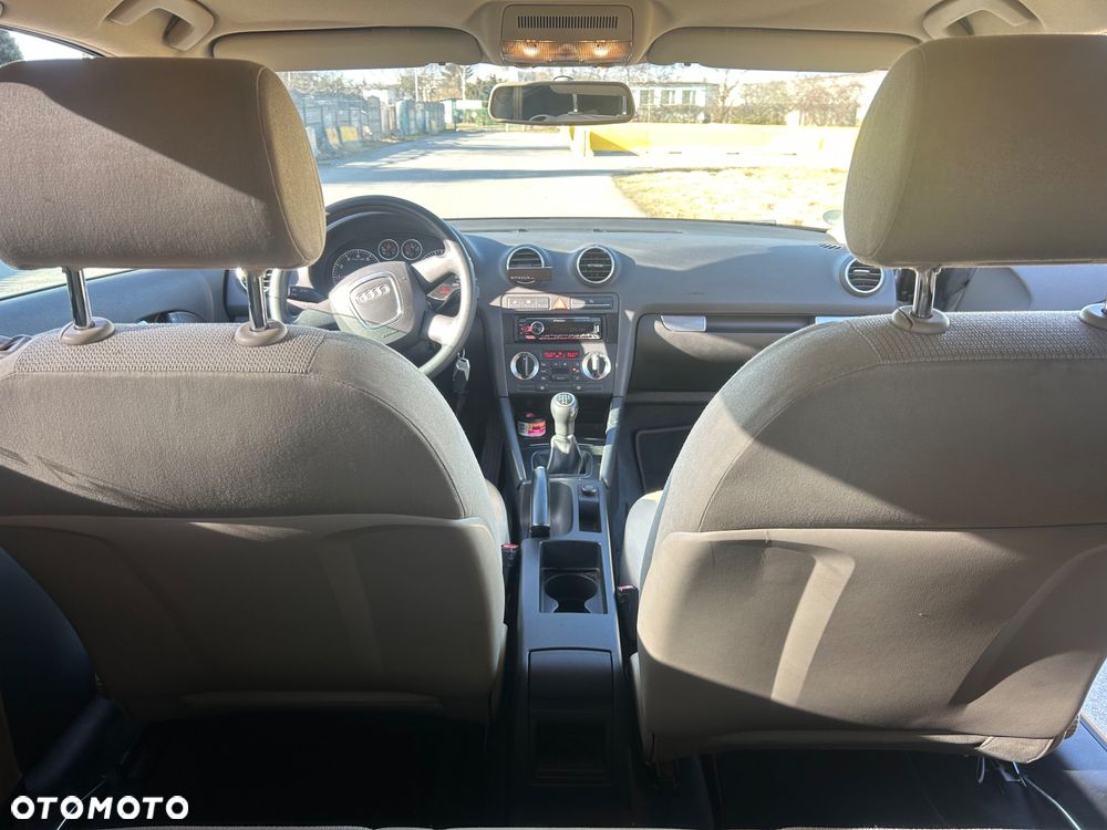 Audi A3 3-drzwiowe 1.6 Attraction - 13