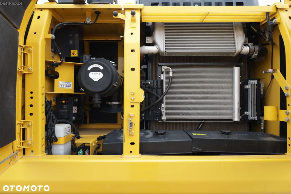Komatsu PC210LC-11 - 32
