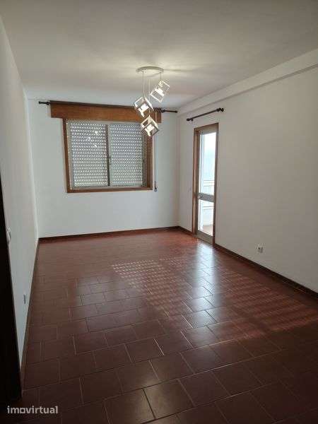 Arrenda-se T1 Antas Alameda Eça Queirós - Grande imagem: 5/12