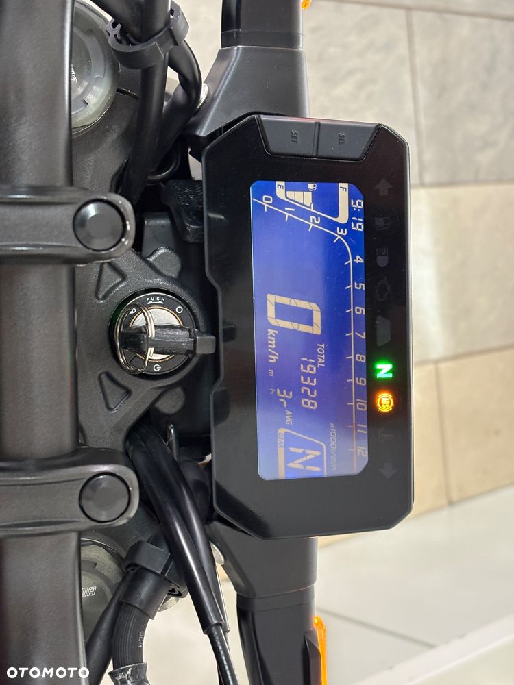 Honda CB - 8