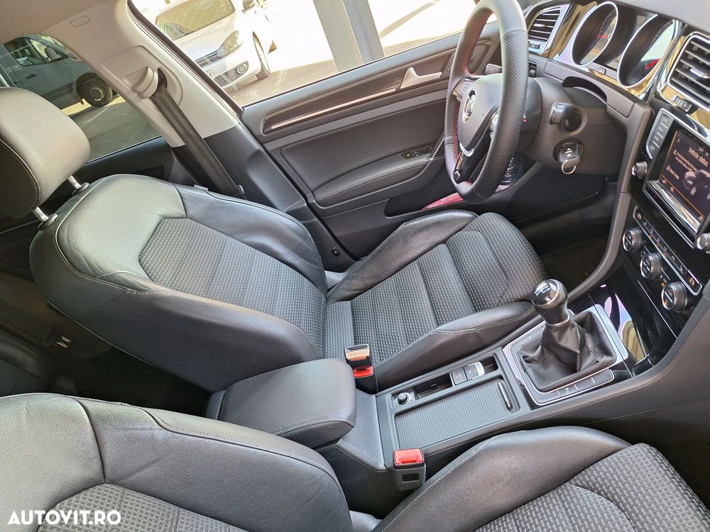 Volkswagen Golf 1.6 TDI DPF BMT Highline - 27