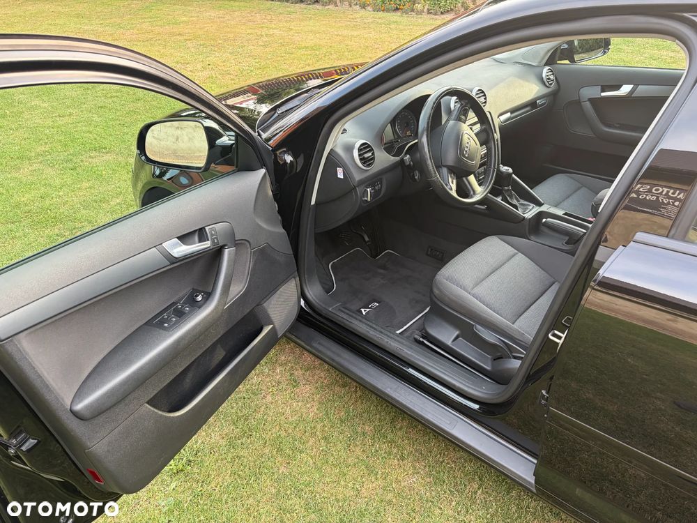 Audi A3 Sportback 2.0 TDI DPF quattro Attraction - 9
